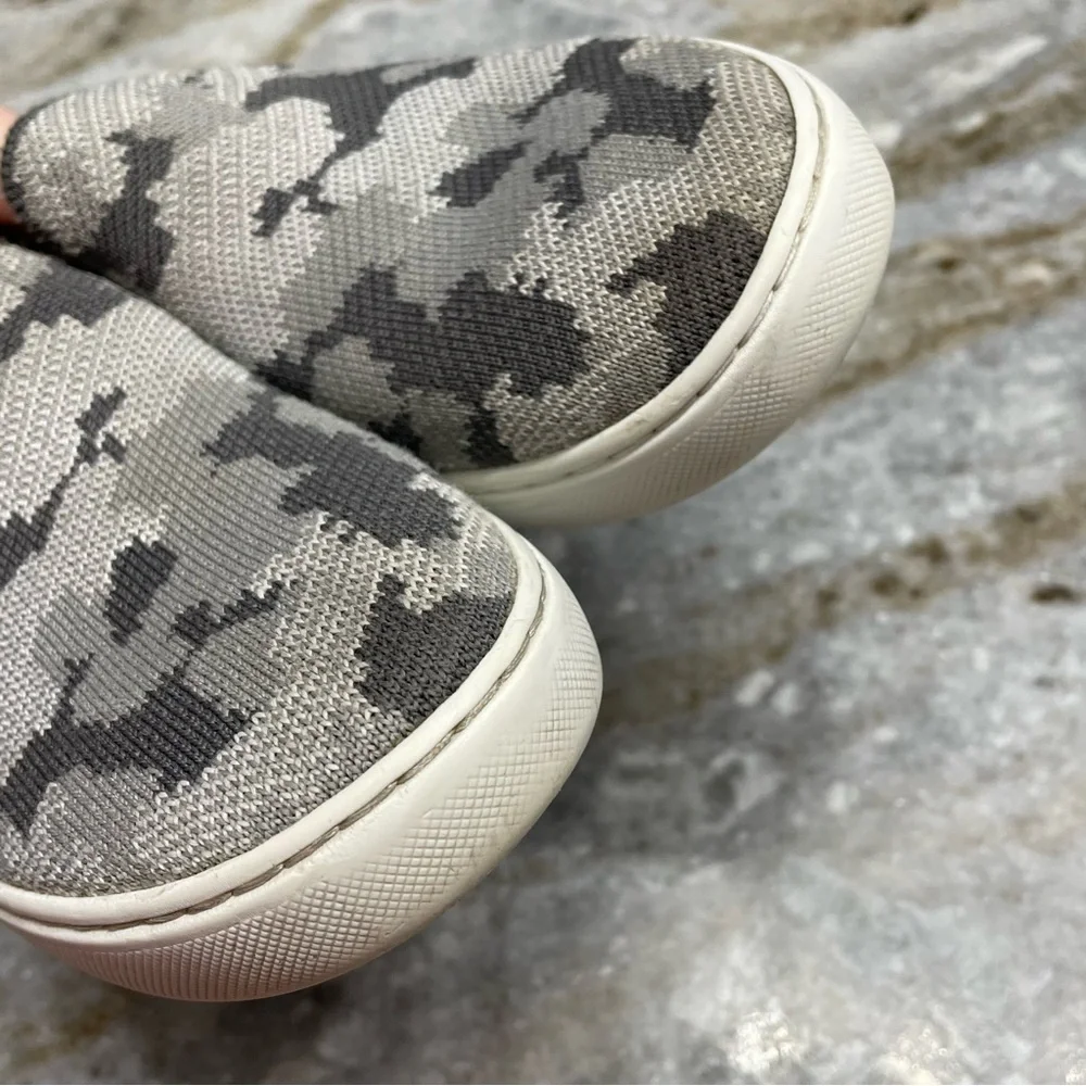 Rothy’s The Kids Sneakers in Gray Camo Size 4